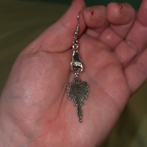 Goth bat earrings - Picture 5 of 5